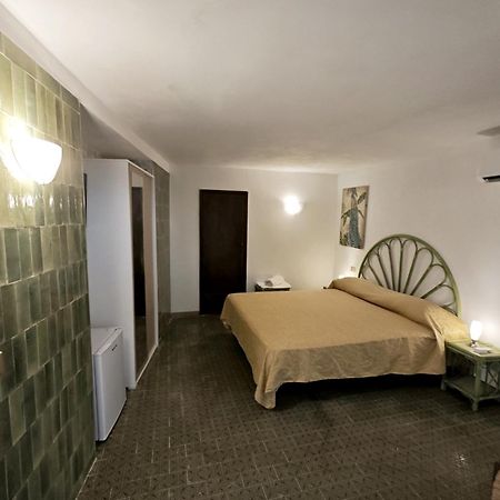 Hotel Golfo Azzurro กาโปลิเวรี ภายนอก รูปภาพ