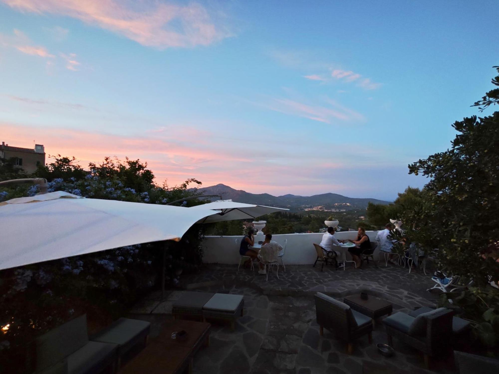 Hotel Golfo Azzurro กาโปลิเวรี ภายนอก รูปภาพ