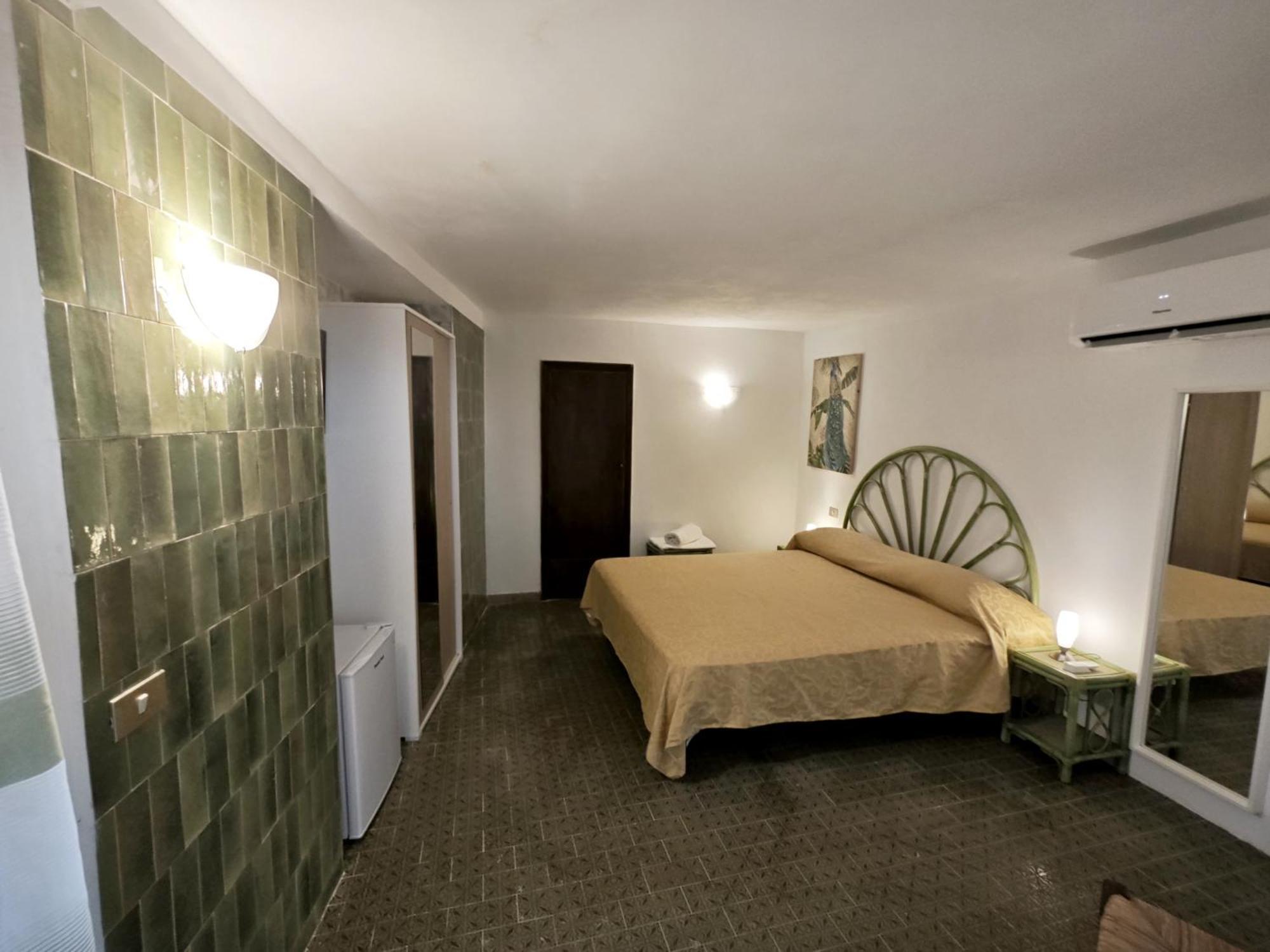 Hotel Golfo Azzurro กาโปลิเวรี ภายนอก รูปภาพ